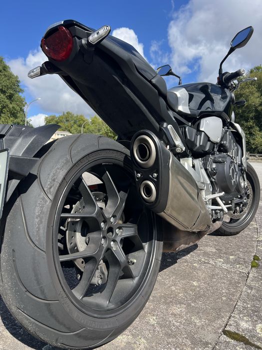 Honda c1000r neo sport cafe