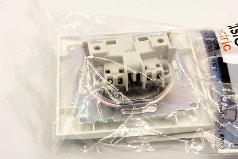 New Electrical Socket64739697941250122