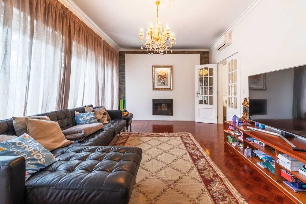 Moradia T5 Junto ao Parque das Nações   *** Oportunidade***