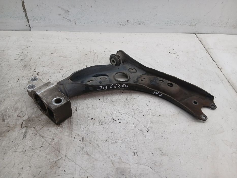 Braço de suspensão frente esquerdo VOLKSWAGEN Passat Variant (365)