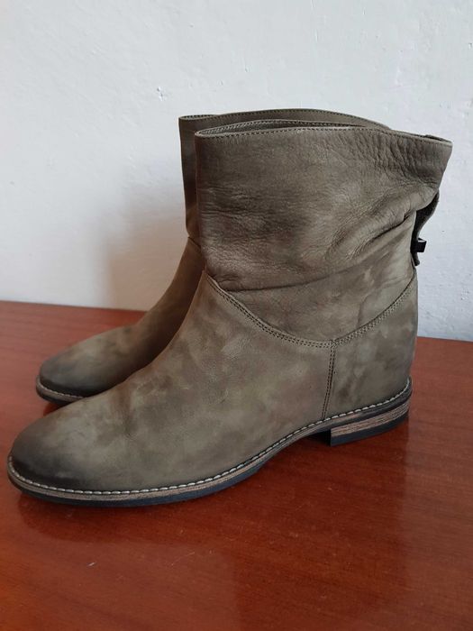 Nowe zamszowe botki Carinii w stylu Isabel Marant