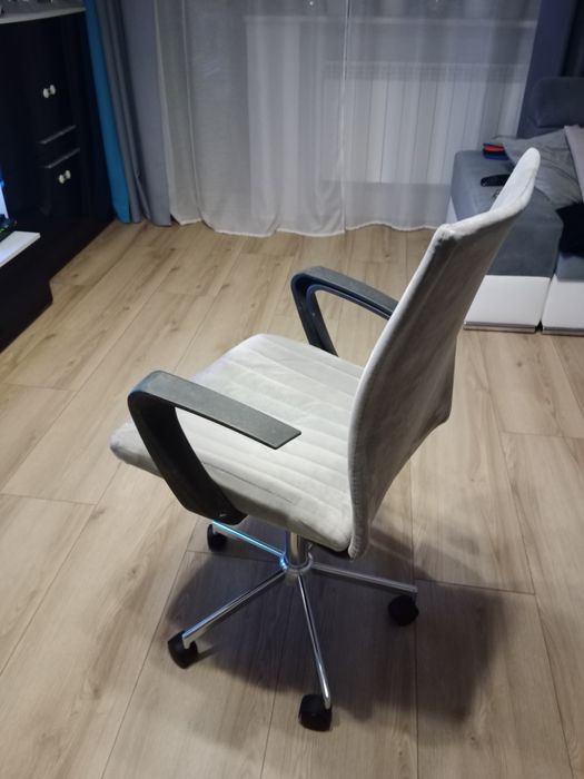 Fotel obrotowy welurowy