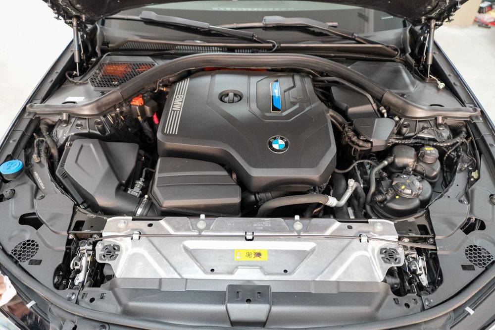 BMW 330e como novo