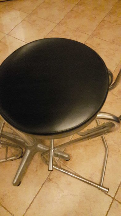Mesa e cadeiras metalicas