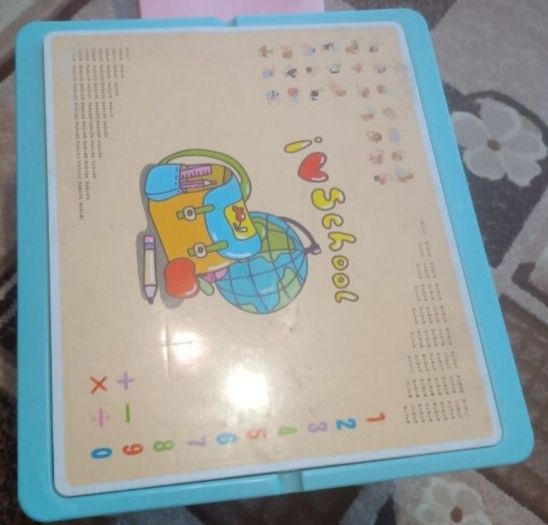 Дитячий столик і стільчик, столик для лего дупло.