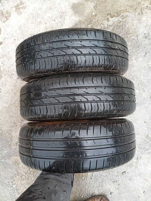 2 Jantes R 15 com pneus 186/ 60 R 15