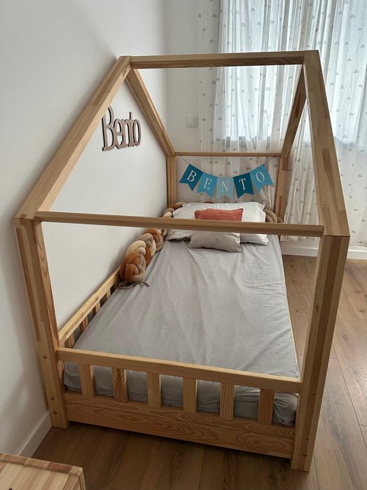 Cama Casinha Mon Lit Cabane DK 90x190 – Pinho Maciço – Como Nova