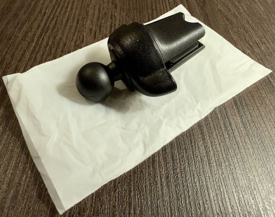 Samochodowy uchwyt magnetyczny CraVe DRIVE