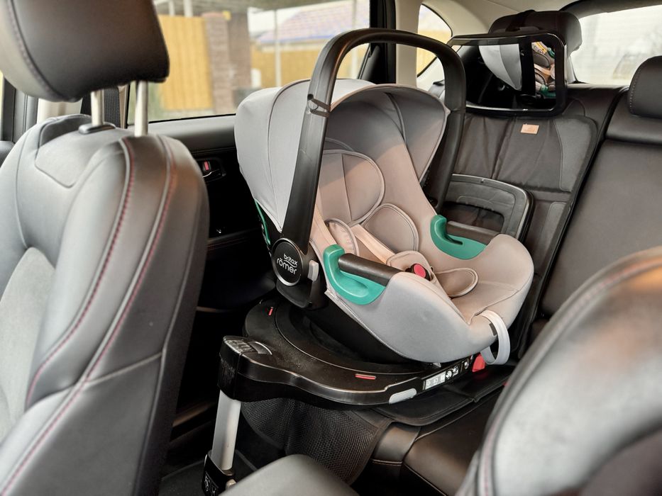 Автокрісло Britax Romer baby-safe 3 i-size з базою