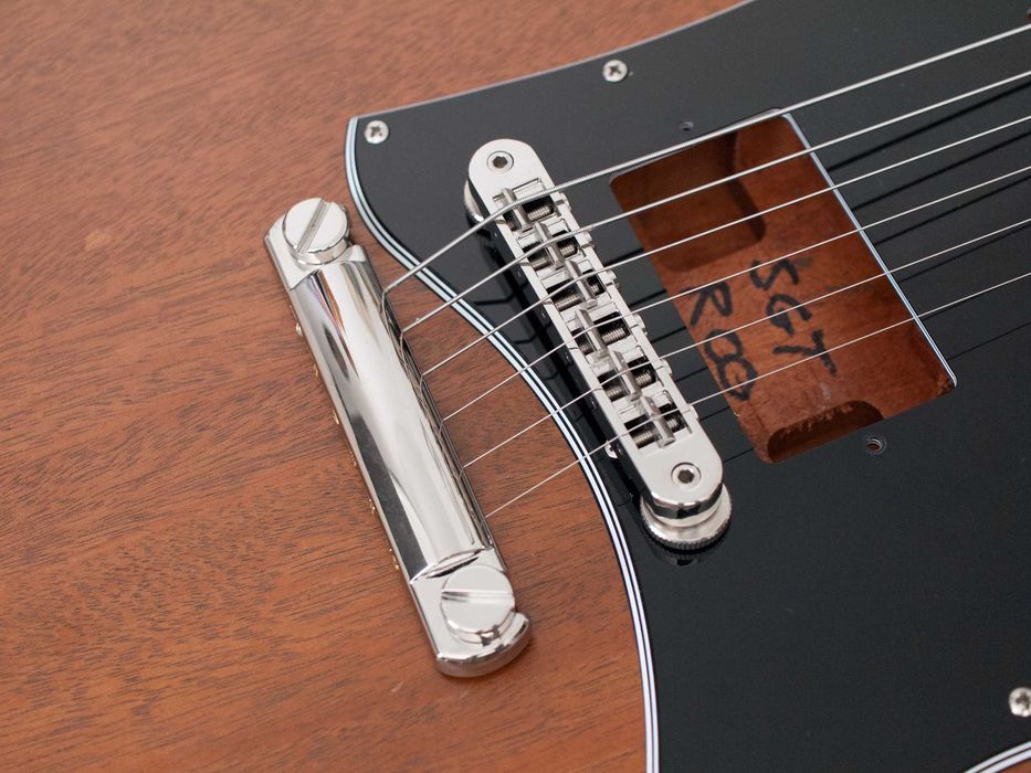 Gibson SG Tribute + Saco