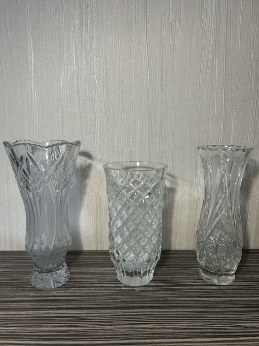 Кришталеві вази в асортименті
