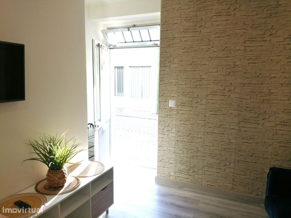 Flat temporario Maia Temporary Rental Opportunity: Fully-Furnished