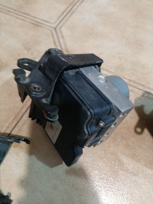 Блок ABS Tesla model 3  кронштейн абс