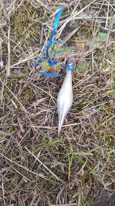 Bombki choinkowe i pika z czasów PRL