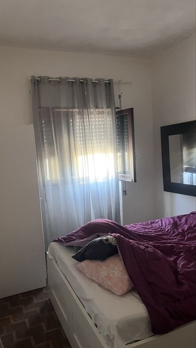 Arrenda-se quarto