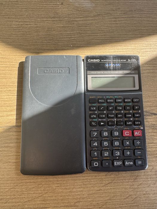 calculadora casio fx-570s, um modelo clássico