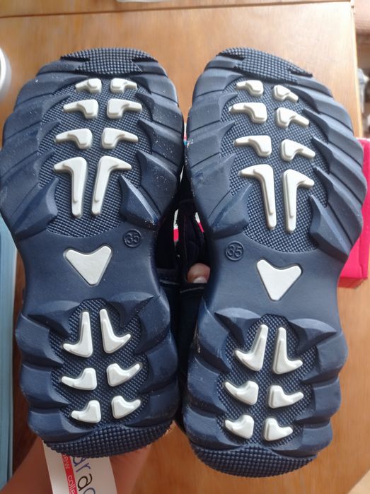 Сандалі дитячі нові