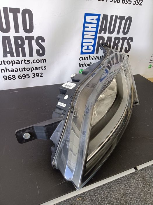 Farol Peugeot Box 2017
