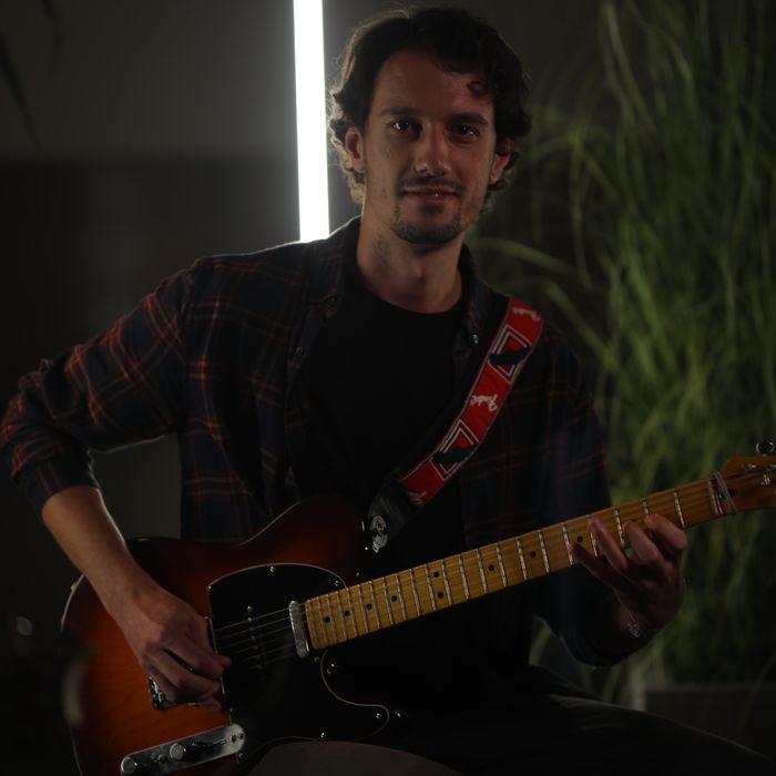 Aulas de Guitarra & Baixo – Aprende a tocar ao teu ritmo