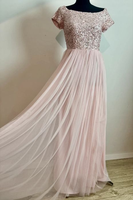 Tiulowa Maxi sukienka z cekinami Maya Deluxe