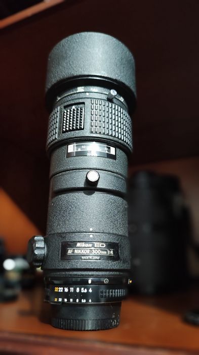 Nikon Afd 300 f4