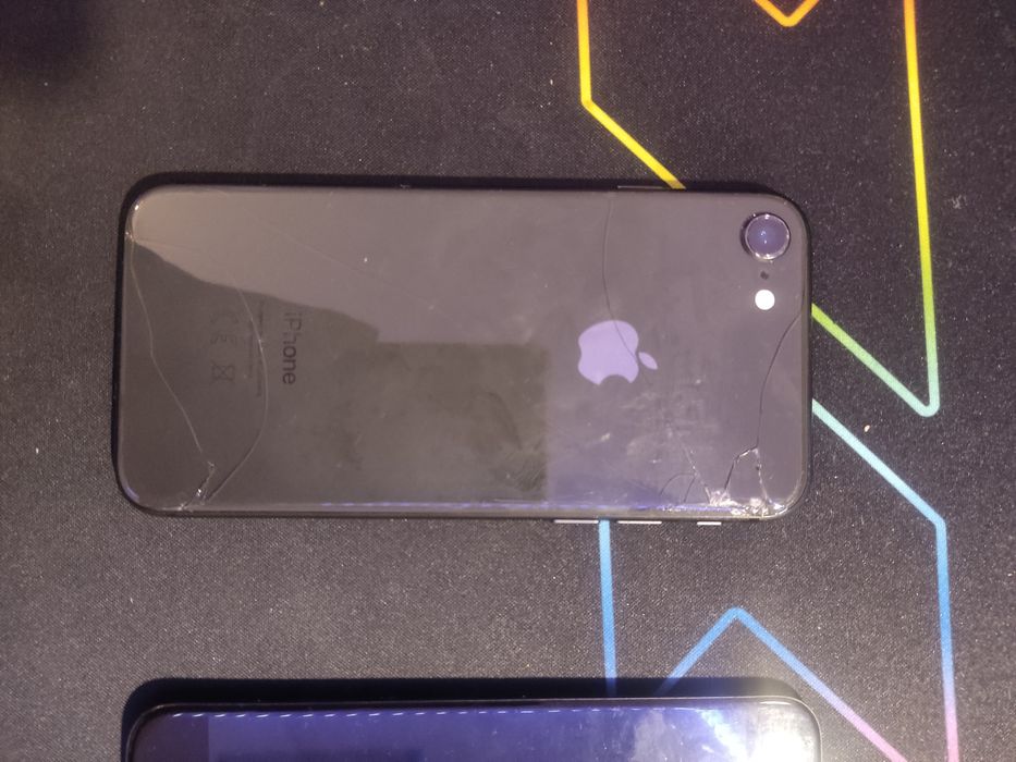 iPhone 8 Com ecrã partido