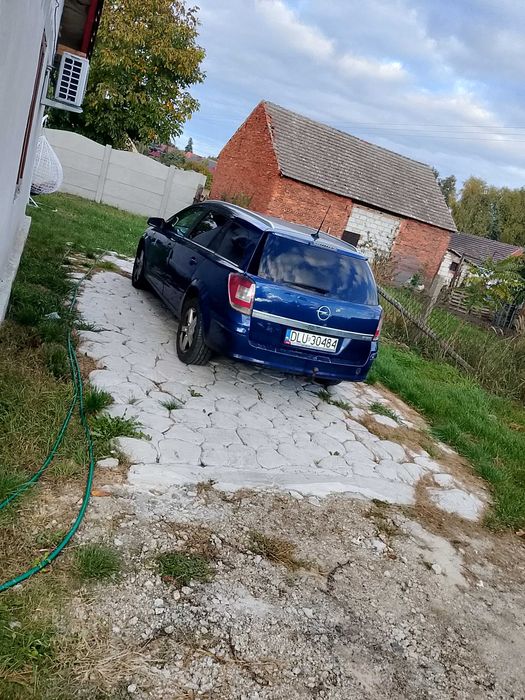 Opel astra 2009 pilne