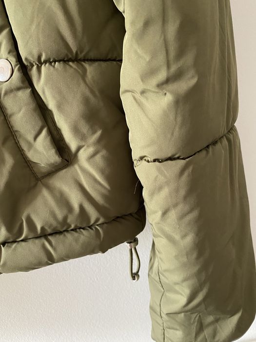 Blusão acolchoado gola alta verde Bershka