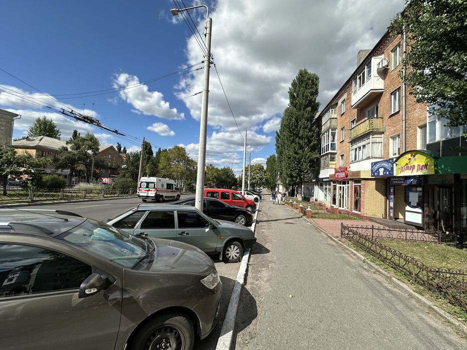 Продаж комерційного приміщення 55 метрів, з ремонтом ,  червона лінія, Свободи 28/42