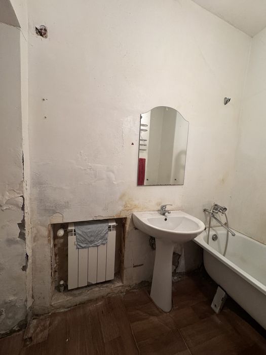 Продам 4 к. квартиру в центре Одессы, возле Соборной площади и Дерибасовской.