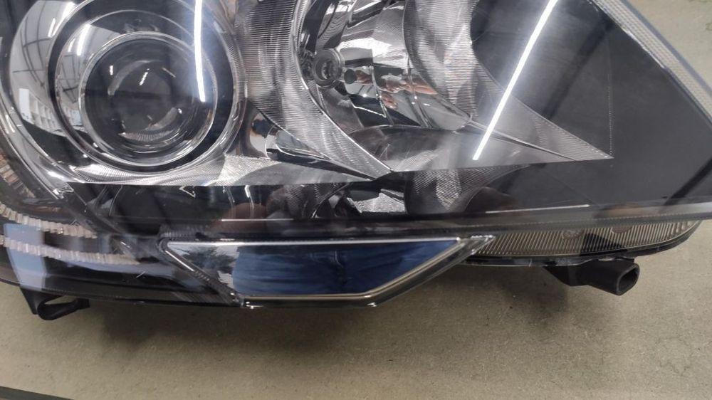 farol direito bi-xenon led Skoda Superb facelift 2013