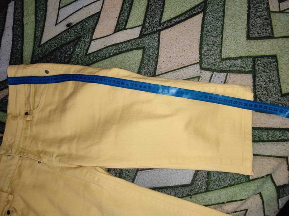 Яскраво- жовті джинсові ,бріджи  46 розмір