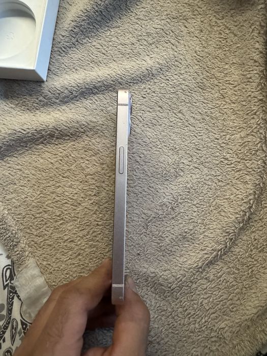 Продам iphone 13 128g