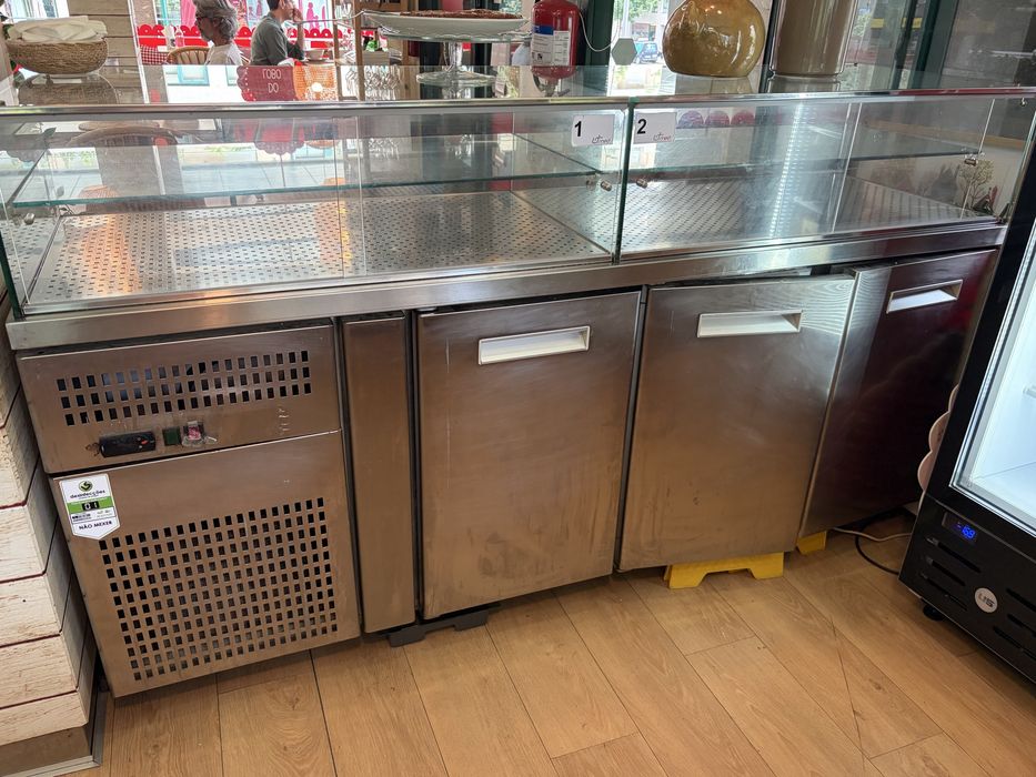 Vitrine pastelaria/ frio