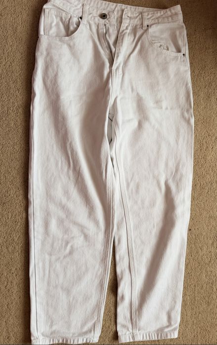 Білі джинси моми на s