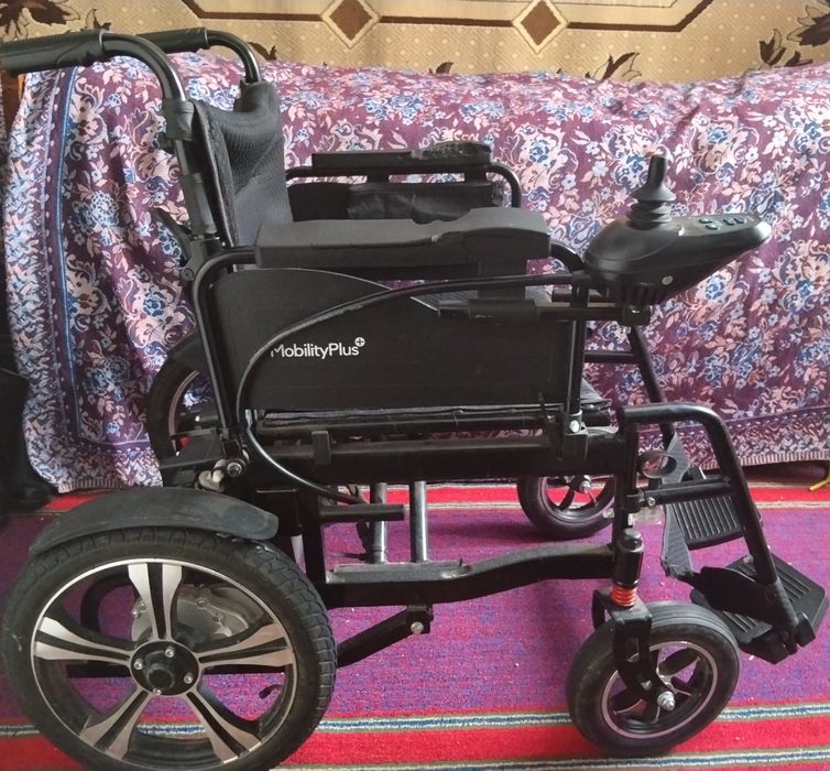 Крісло колісне з електроприводом