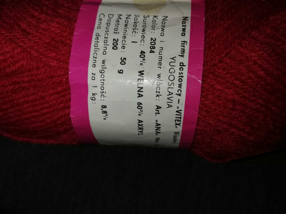 Włóczka jugosł.  370g, 40% wełna, 60 % akryl, miękka, miła w dotyku