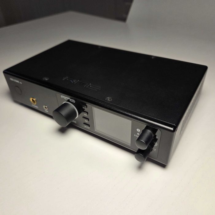 RME ADI-2 DAC FS (akm)