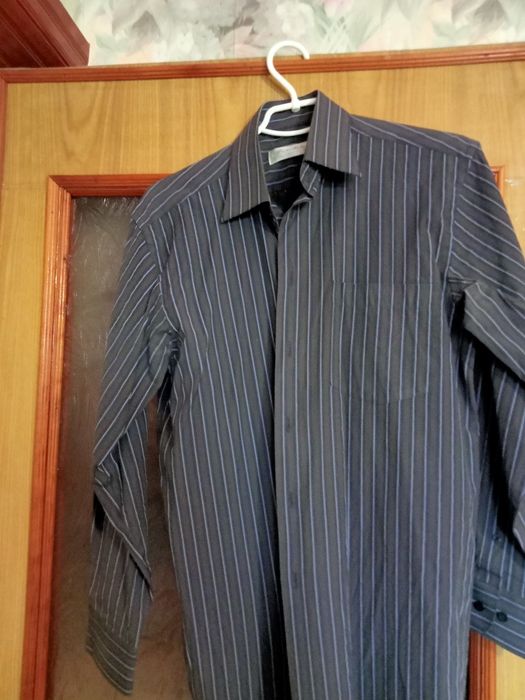 Продам мужскую рубашку