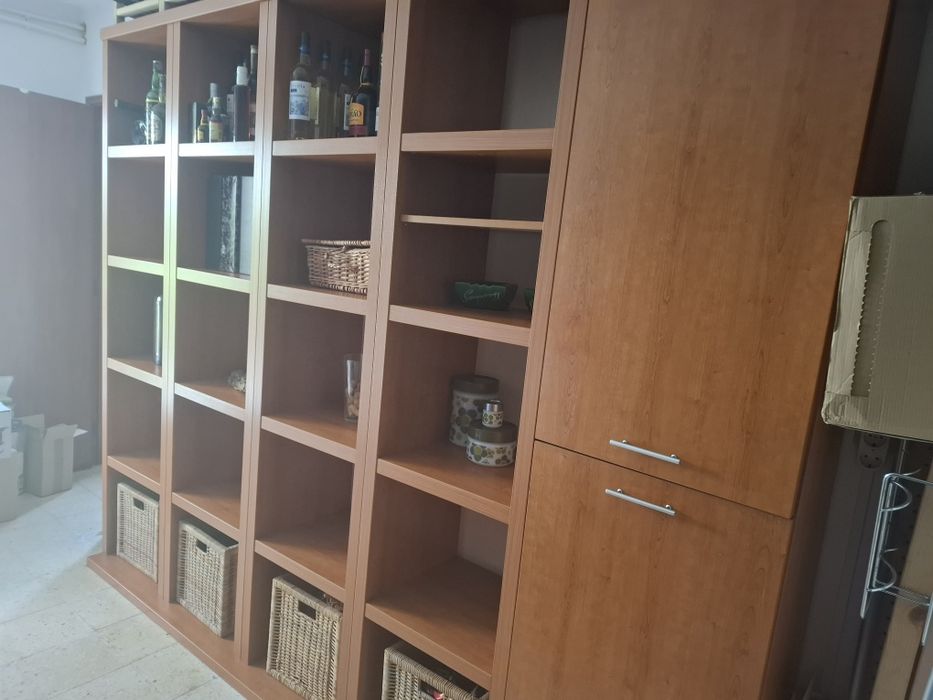 Estante com arrumação