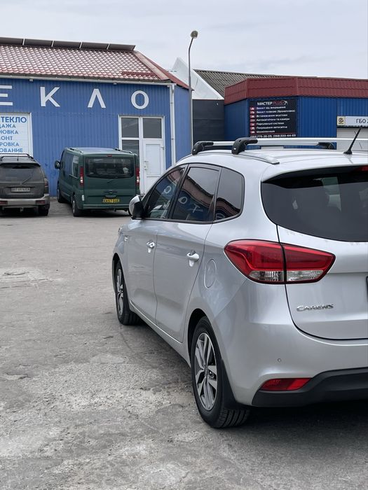 Продам машинку  Kia Carens