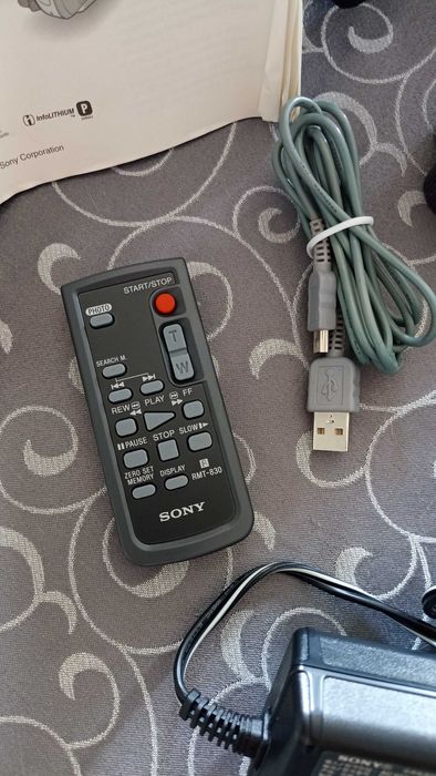 Câmara de vídeo Sony Handycam DCR - HC 19E