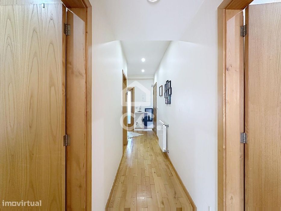 Apartamento T3 Moderno com Open Space, 3 Varandas e Suite
