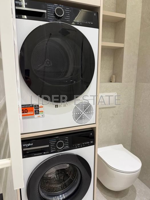 Продаж 2-кімнатної квартири в ЖК Uzh Towers | Слов'янська набережна, Ужгород
