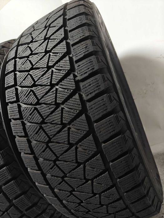 Bridgestone Blizzak DM-V2 R18 265 60 зимові шини