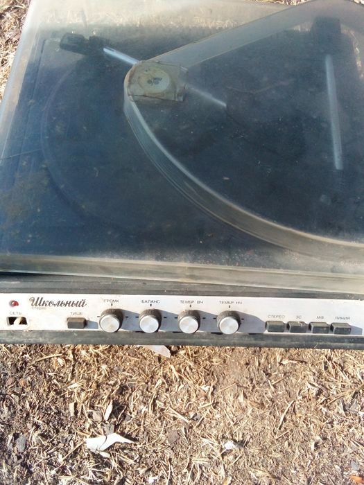 Продается  проигрыватель пластинок