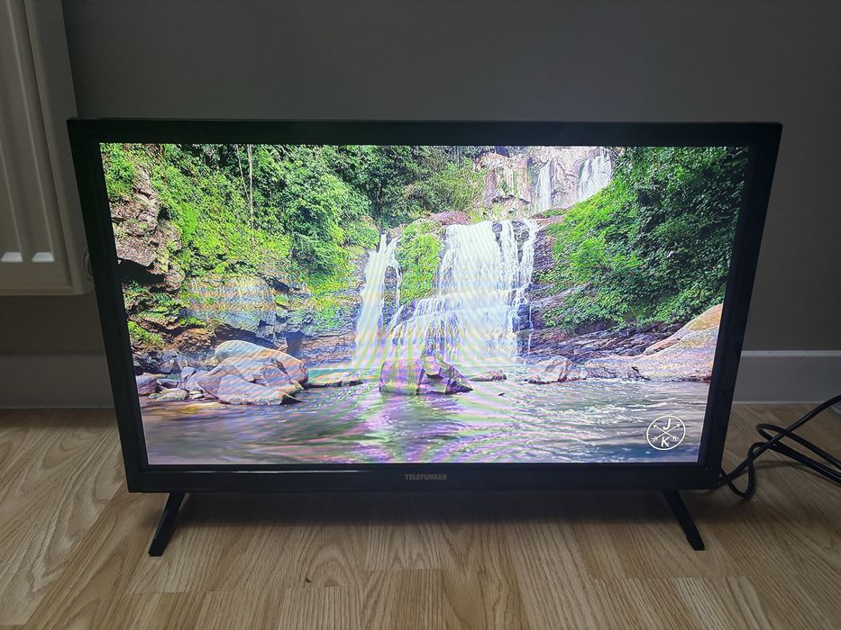 Телевізор Telefunken  XH24J101  [ HD / T2 / HDMI ]