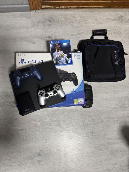 Konsola Sony PlayStation 4 (PS4) 500GB + 2 pady + torba + gra FIFA 18