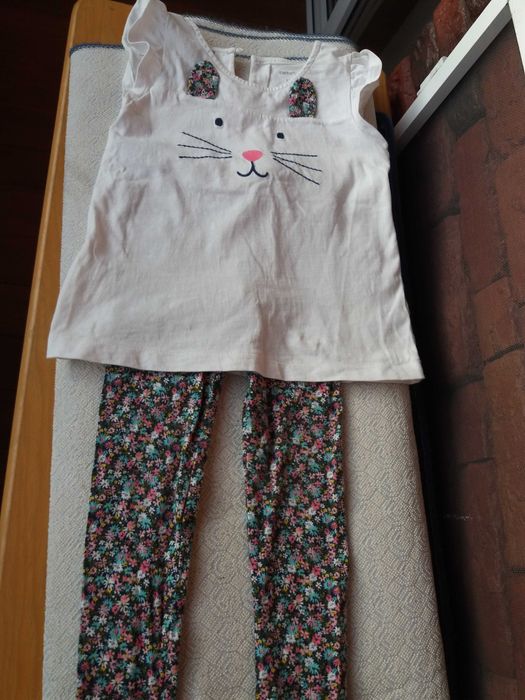 Летний комплект на девчушку Carters 4T