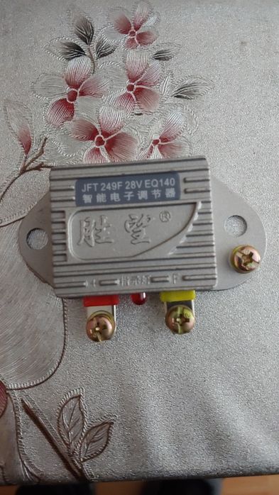 Стабілізатор напруги. 12/14 і 12/28